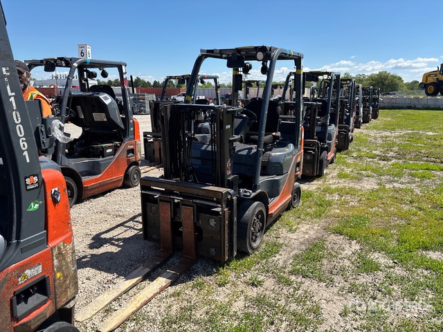 2015 Toyota 8FGCU20 4000 lb Cushion Tire Forklift (Inoperable)