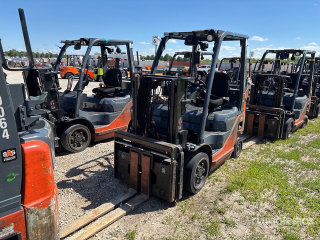 2015 Toyota 8FGCU20 4000 lb Cushion Tire Forklift
