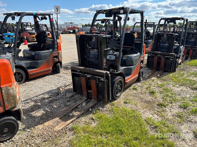 2015 Toyota 8FGCU20 4000 lb Cushion Tire Forklift