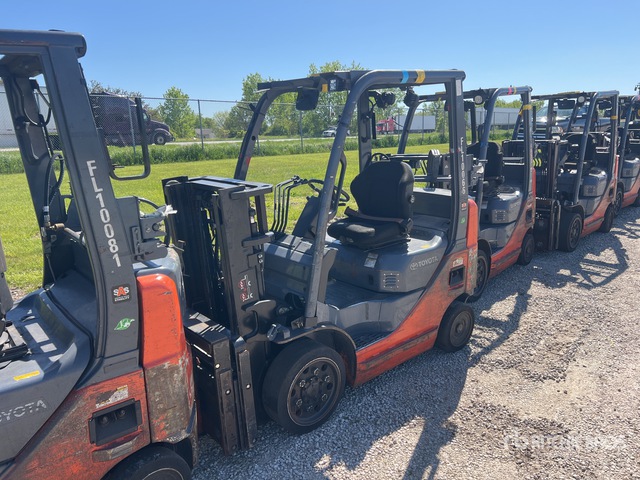 2015 Toyota 8FGCU20 4000 lb Cushion Tire Forklift