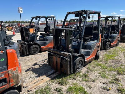 2015 Toyota 8FGCU20 4000 lb Cushion Tire Forklift