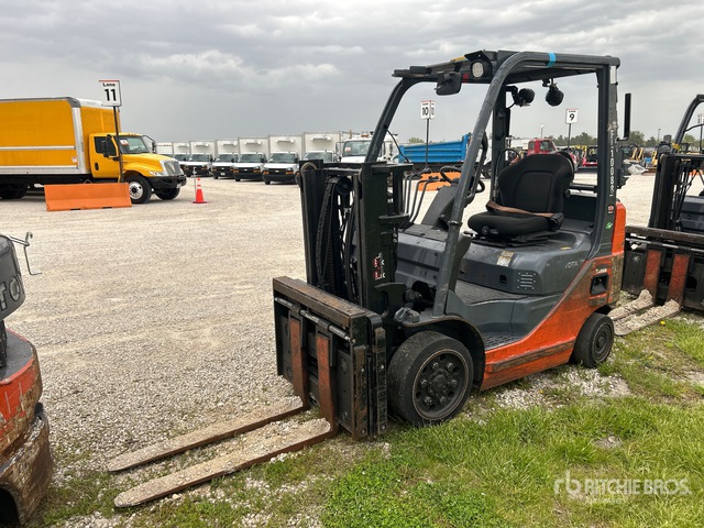 2015 Toyota 8FGCU20 4000 lb Cushion Tire Forklift