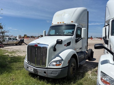 2017 Peterbilt 579 4x2 S/A Day Cab Truck Tractor