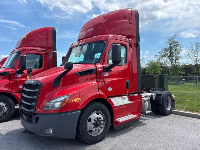 2019 Freightliner Cascadia 116 4x2 S/A Day Cab Truck Tractor