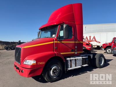 2017 Volvo VNM42T 4x2 Cabeza Tractora Cabina Corta