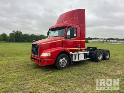 2015 Volvo VNM42T 6x4 3-Achs Sattelzugmaschine