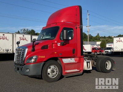 2017 Freightliner Cascadia 113 4x2 S/A Day Cab Truck Tractor