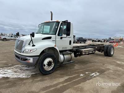2011 International 4400 4x2 Cabine et châssis