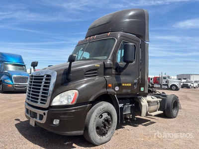 2017 Freightliner Cascadia 113 4x2 S/A Day Cab Truck Tractor