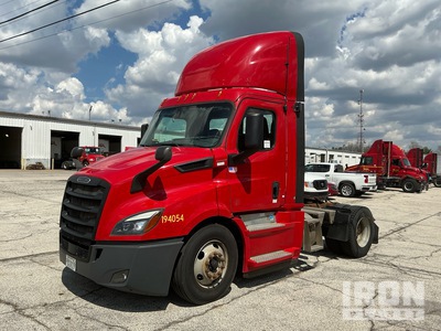 2019 Freightliner CA113 4x2 S/A Dagcabine Trekker