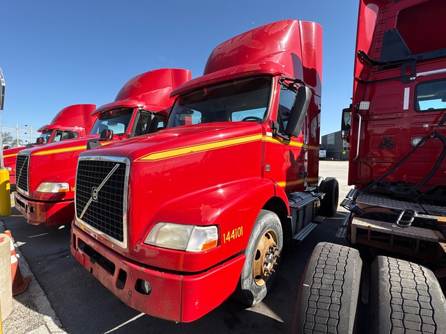 2015 Volvo VNM42T 4x2 S/A Day Cab Truck Tractor (Inoperable)