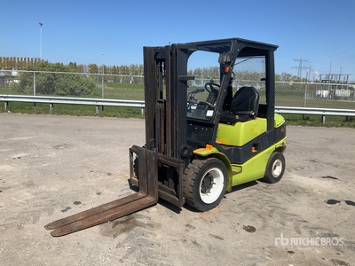 2002 Clark C30D 3000 kg フォークリフト