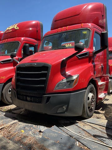 2019 Freightliner Cascadia 116 4x2 S/A Day Cab Truck Tractor