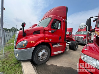 2017 Freightliner Cascadia 4x2 トラックトラクター（S/A） (Inoperable)