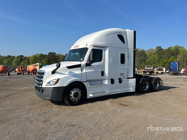 2021 Freightliner Cascadia 126 6x4 T/A Sleeper Truck Tractor