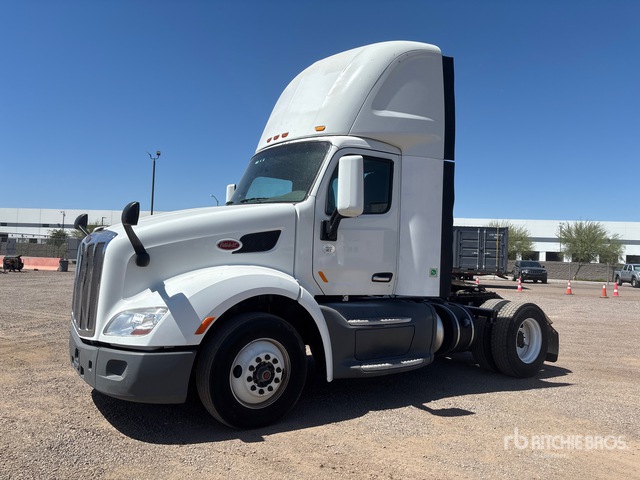 2015 Peterbilt 579 2015 Peterbilt 579 4X2 S/A Day Cab Truck Tractor