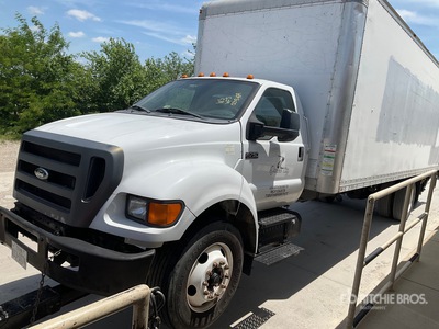 2013 Ford F-750 4x2 Van Truck