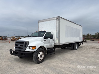 2013 Ford F-750 4x2 Van Truck
