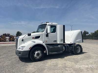 2020 Peterbilt 579 4x2 S/A Day Cab Truck Tractor