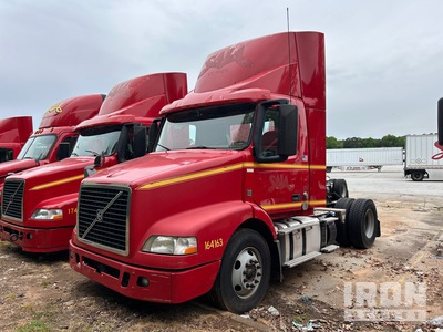2016 Volvo VNM42T 4x2 Cabeza Tractora Cabina Corta