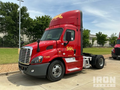 2017 Freightliner Cascadia 113 4x2 S/A Day Cab Truck Tractor (Inoperable)