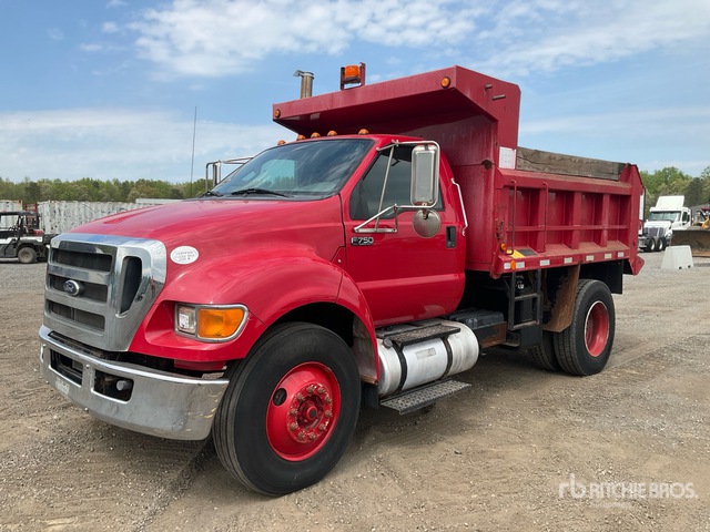 2012 Ford F-750 S/A Dump Truck