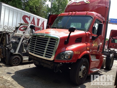 2018 Freightliner CA113 4x2 S/A Day Cab Truck Tractor