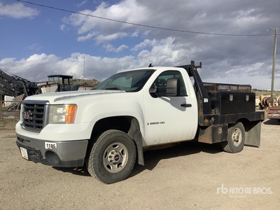 2009 GMC 2500 4x4 Flatbed Truck