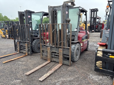 2020 Taylor GT80D 6900 lb Pneumatic Tire Chariot Élévateur