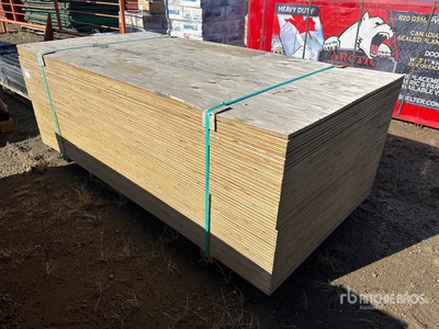 Quantity of (50) 4 Ft x 8 Ft x 5/8 In DFP Plywood Divers - Magasin, entrepôt, consommateur (Unused)