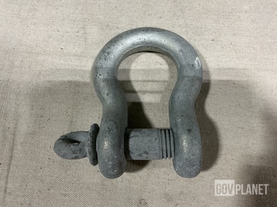 (309) W H Smith Hardware 7/8" Shackles