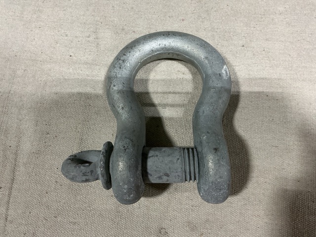 (309) W H Smith Hardware 7/8" Shackles (309) W H Smith Hardware 7/8" Shackles