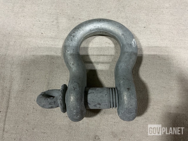 (309) W H Smith Hardware 7/8" Shackles