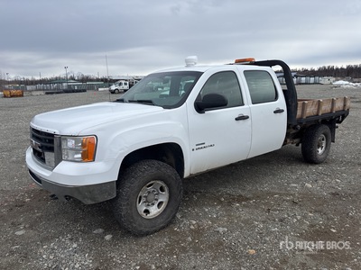 2009 GMC Sierra 2500 4x4 Crew Cab Flatbed Truck
