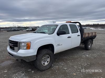 2009 GMC Sierra 2500 4x4 Crew Cab Flatbed Truck