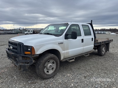 2006 Ford F-350 XLT 4x4 Crew Cab Flatbed Truck