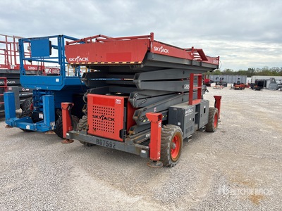 2013 Skyjack SJ9250 4x4 Diesel Scissor Lift