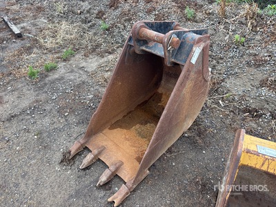23 in Digging Excavator Bucket