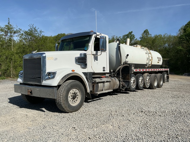 2019 Freightliner 122SD 14x4 Tanker Truck 2019 Freightliner 122SD 14x4 Tanker Truck