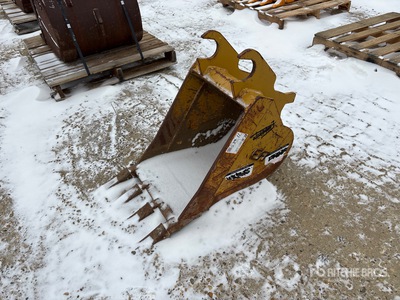 EFI 18 in Q/C Digging Excavator Bucket - Fits Cat 304