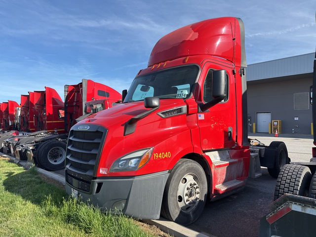 2019 Freightliner Cascadia 116 4x2 S/A Day Cab Truck Tractor (Inoperable)