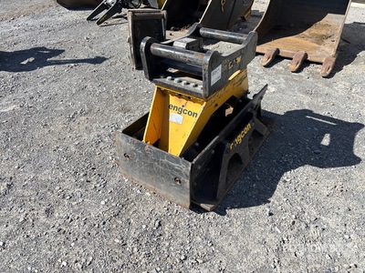 2021 Engcon PP3200 Compacteur à plateau vibrant