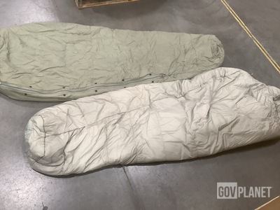 (90) Sleeping Bags