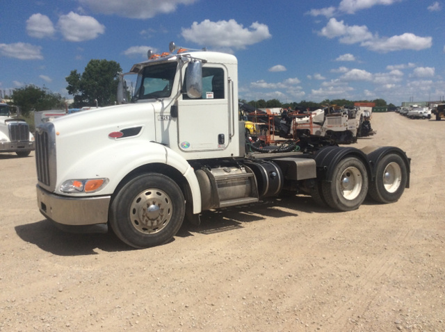 2013 Peterbilt 384 T/A Day Cab Truck Tractor