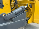 Chassis with Kipp/Schwenk-Gestängebolzen und -lager