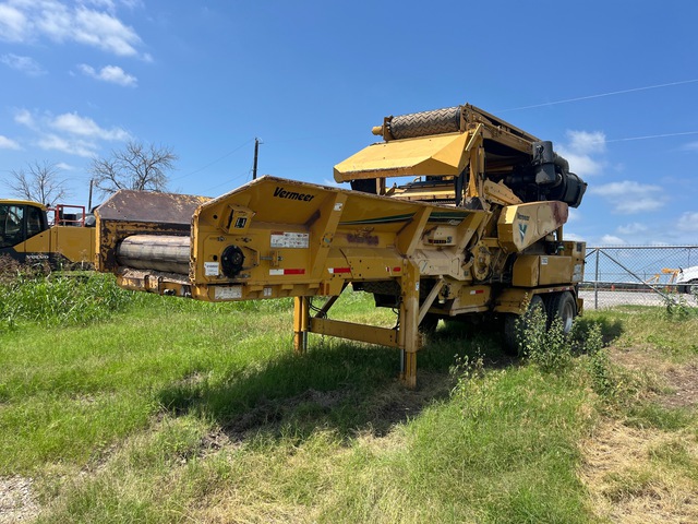 2015 Vermeer HG4000 T/A Horizontal Grinder