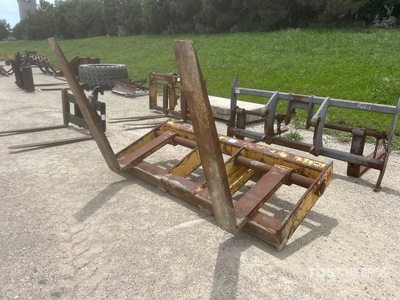 Cat 62 in Telehandler Pallet Forks