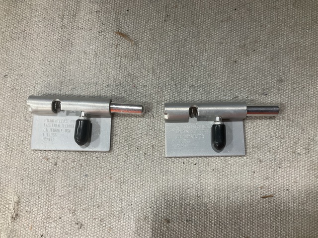 (208) Fastener Technology FTL1066 Barrel Bolts
