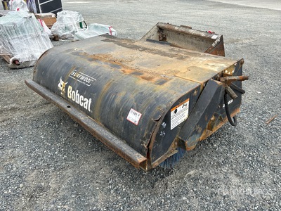 Bobcat 72 in Balayeuse pour chargeuse à différentiel