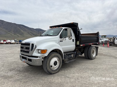 2011 Ford F-750 XL 4x2 S/A Dump Truck